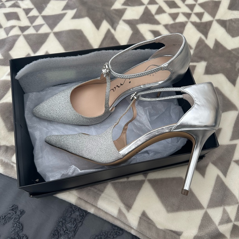 Nina Silver Glitter Heels Size 10 - Picture 3 of 4